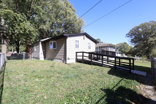 Building Photo - 121 Belt Ave