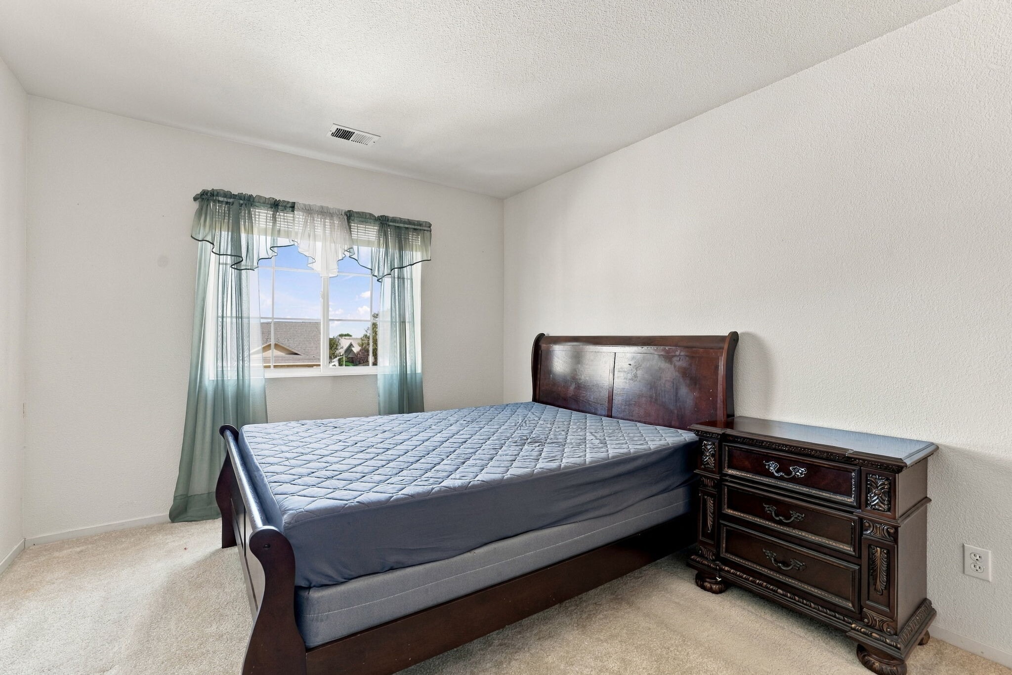 Building Photo - 204 Millbrook Dr