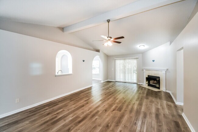 Building Photo - 12151 Silver Saddle Dr