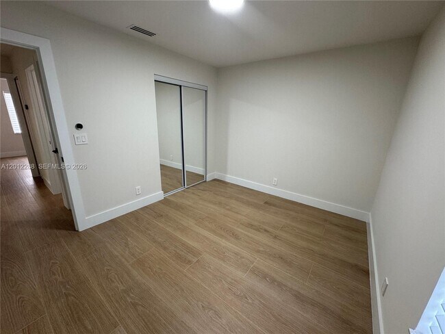 Building Photo - 9234 Southampton Pl