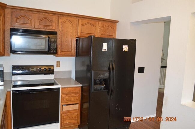 Building Photo - 1561 Spring Ct