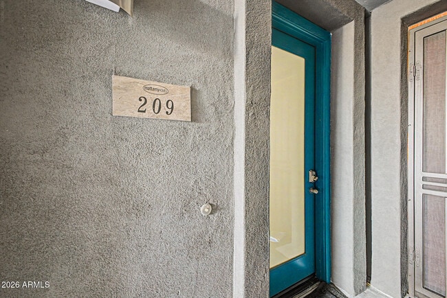 Building Photo - 1250 Abbey Ln
