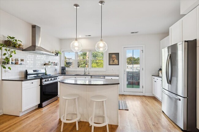 Building Photo - 2455 W Ohio St