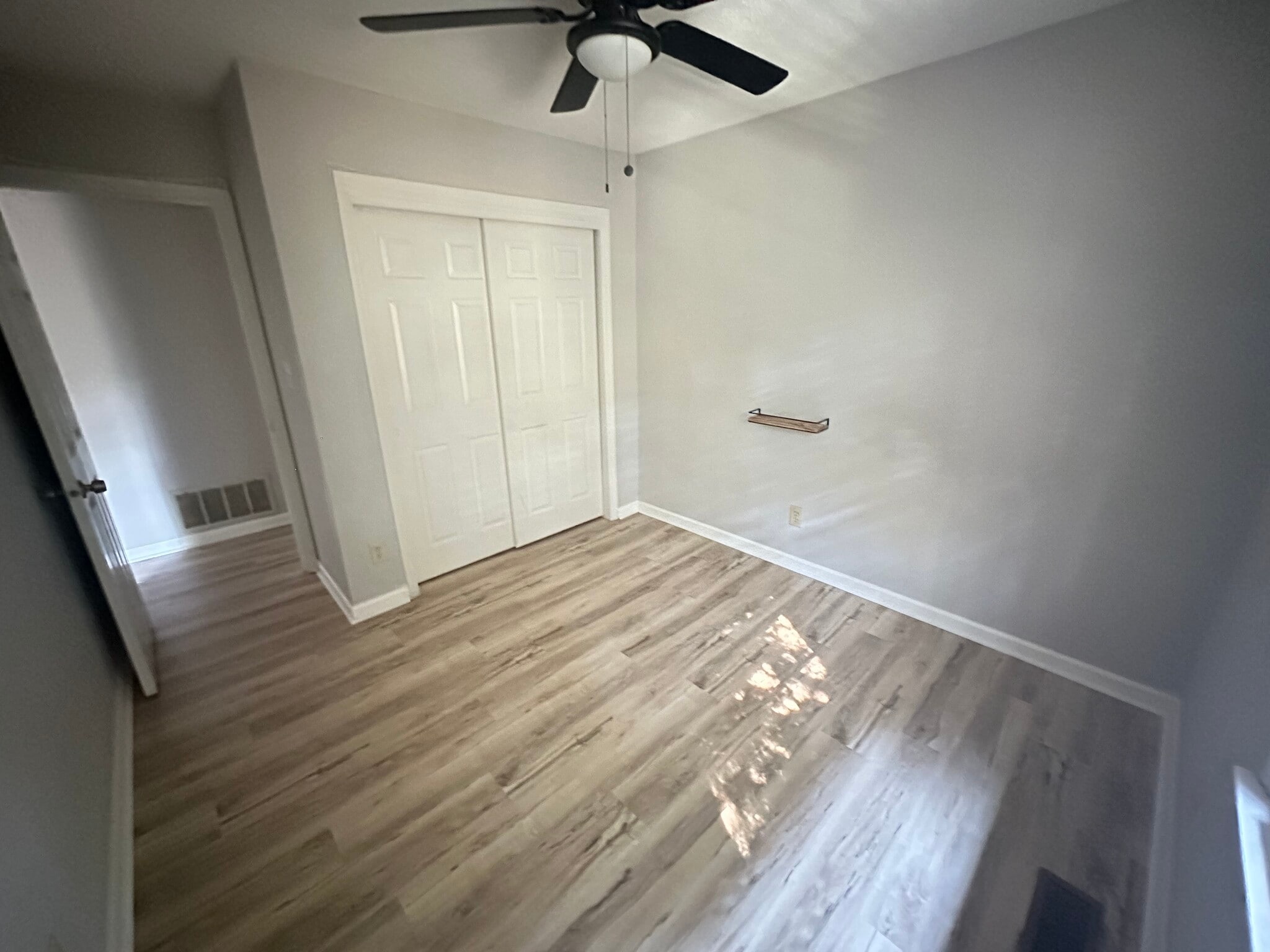 3rd bedroom - 910 Dolphin Ct