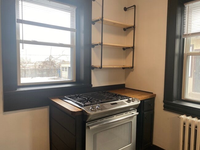 Building Photo - 780 Curfew St