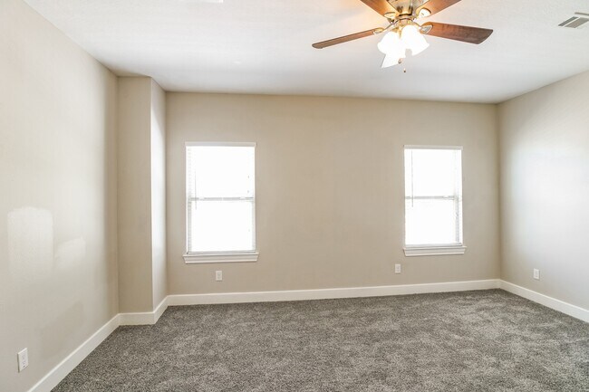 Building Photo - 3223 Bay Oaks Harbor Dr