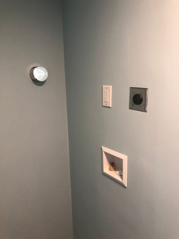 Building Photo - 63 River St