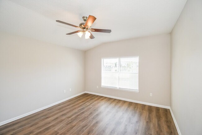 Building Photo - 9287 Hawkeye Dr