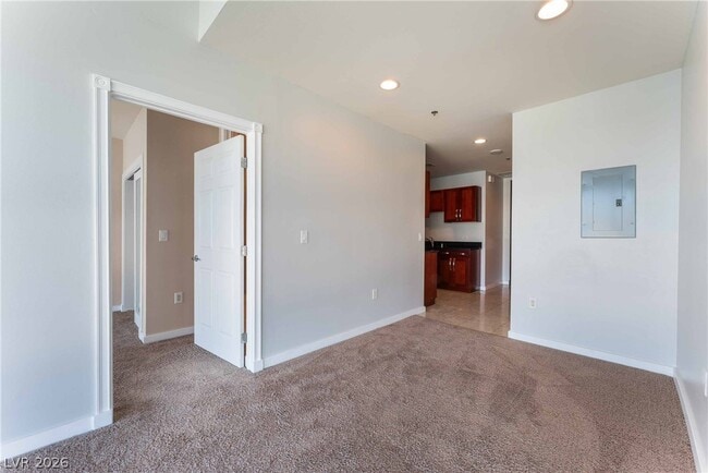 Building Photo - 4575 Dean Martin Dr