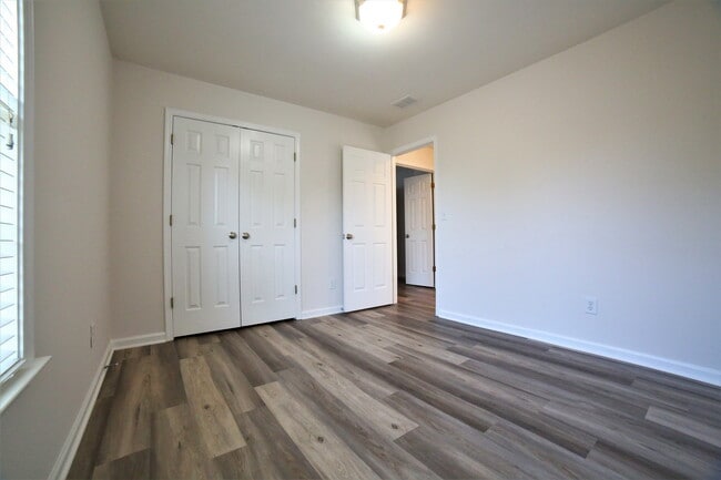 Building Photo - 8305 Grenadier Trl