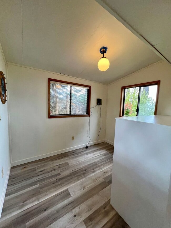 Building Photo - Charming 2 Bedroom House overlooking Birch...