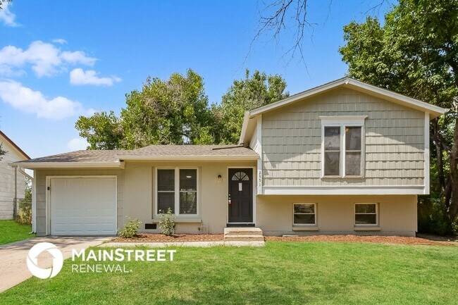 Primary Photo - 2551 S Kittredge Way