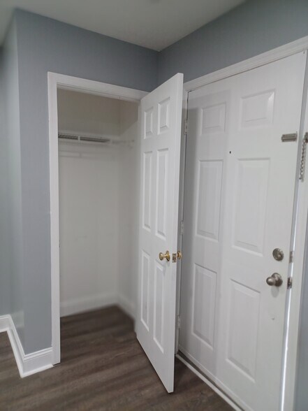 Building Photo - 10602 Boxmeer Ct