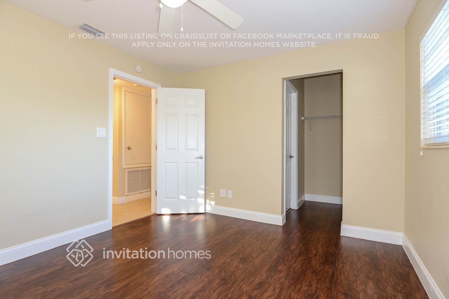 Building Photo - 3701 Schwalbe Dr