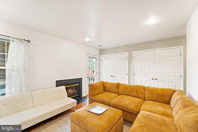 Building Photo - 21071 Mossy Glen Terrace