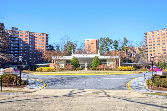 Building Photo - 4201 Cathedral Ave NW