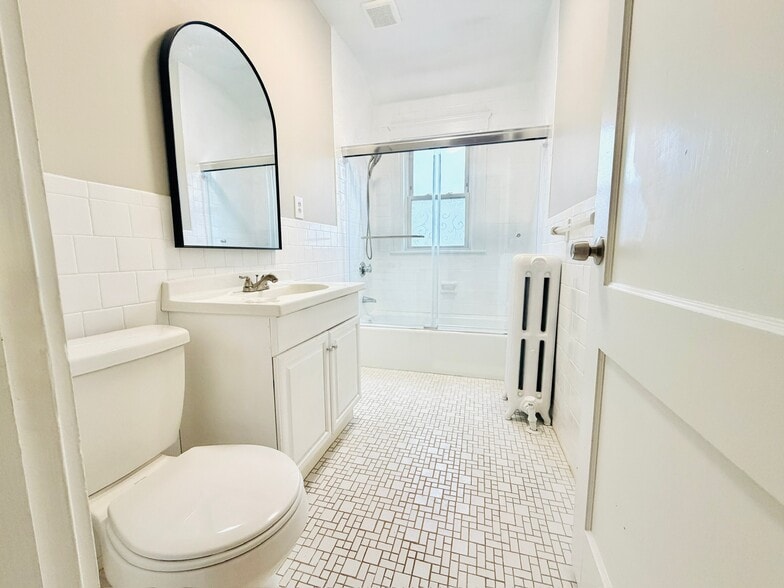 Bathroom 2 - 89 Glendower Rd