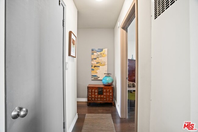 Building Photo - 1317 Stanford St