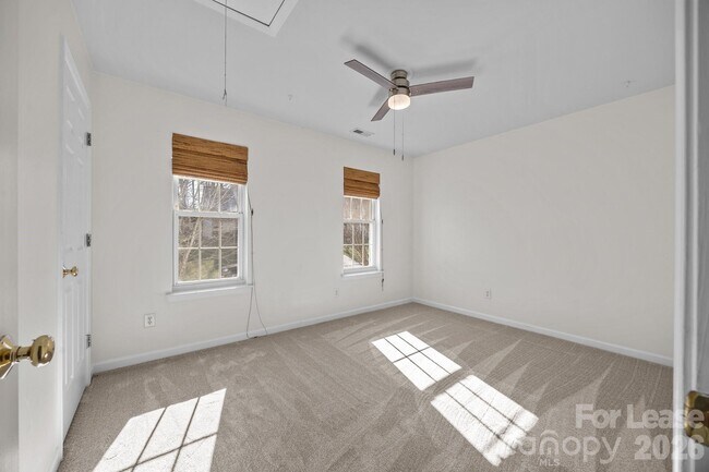 Building Photo - 17622 Cambridge Grove Dr