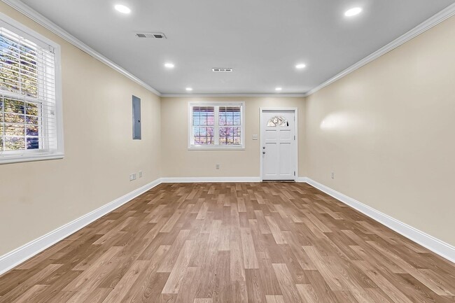 Building Photo - Tranquil Country Living on 2+ Acres — Spac...