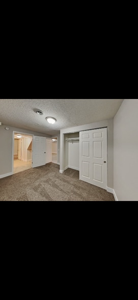 Building Photo - 724 W James St