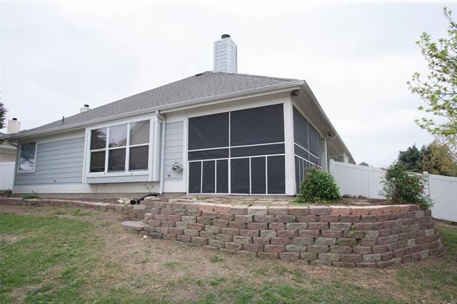Building Photo - 2406 Hillside Dr