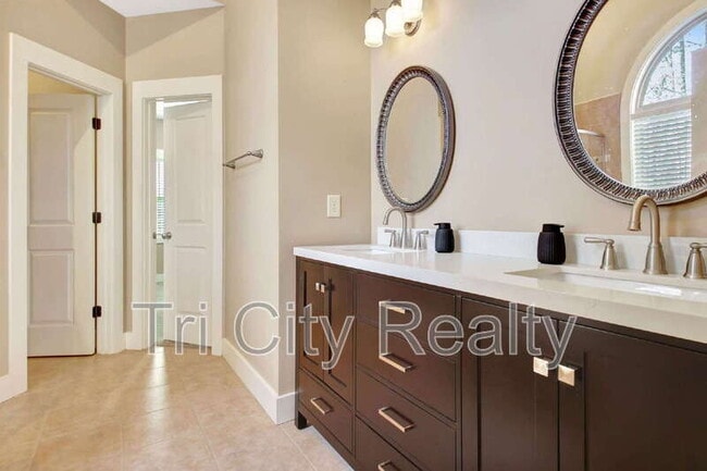 Building Photo - 175 Ridgeway Ct