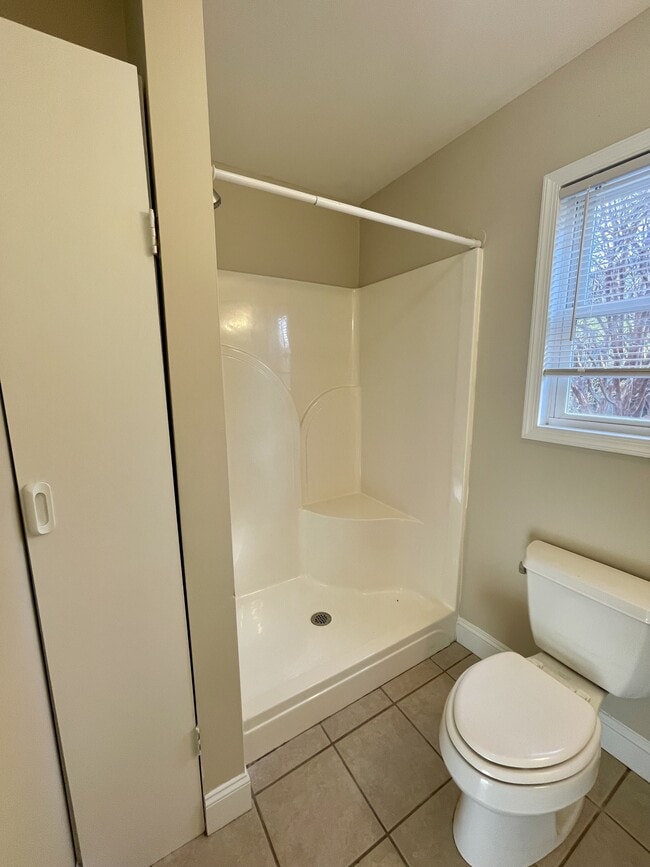 Building Photo - 2421 Old Forest Rd