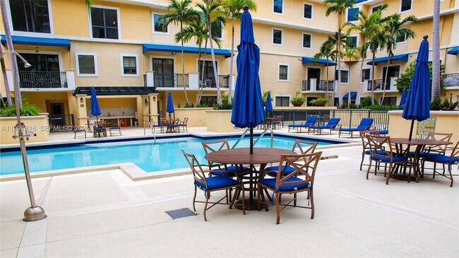 Building Photo - 8390 SW 72nd Ave