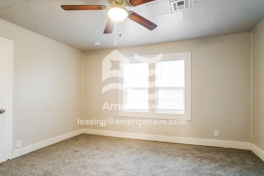 Building Photo - 212 N Walnut Ave