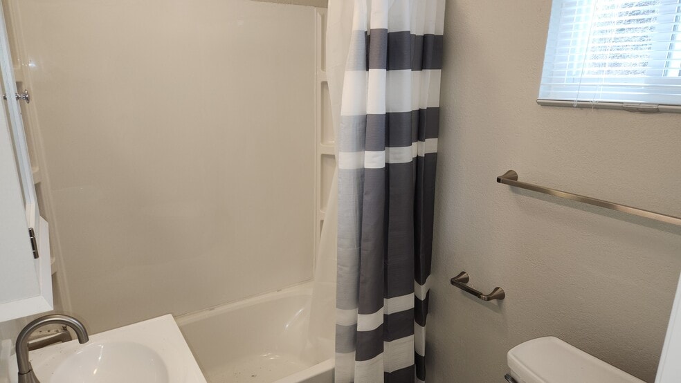 Building Photo - 30917 Shady Ln