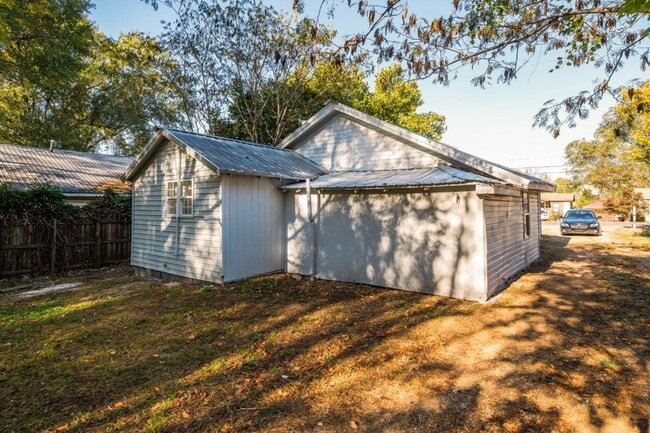 Building Photo - Bessemer Gem! Modern Renovation, Huge Livi...