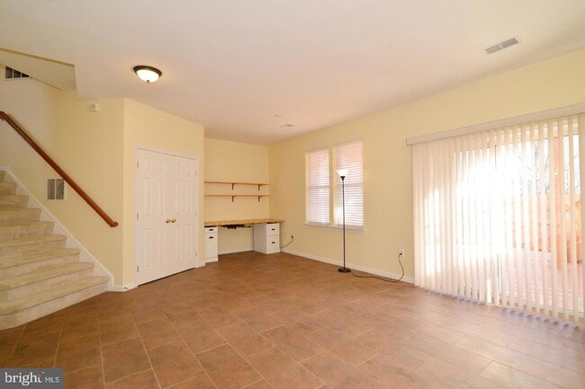 Building Photo - 43799 Maison Blanc Square
