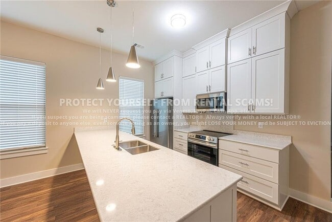 Building Photo - 101 S Hill Ave