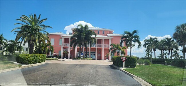 Building Photo - 5215 Coquina Key Dr SE