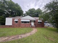 Building Photo - 2106 Knightsbridge Rd
