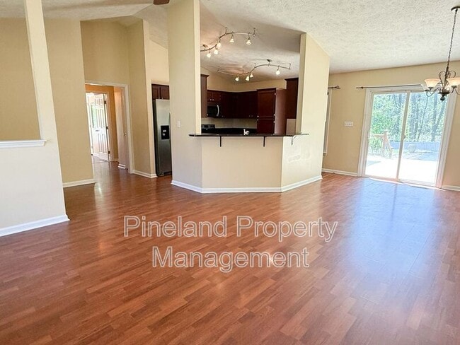 Building Photo - 107 Whitechapel Ln