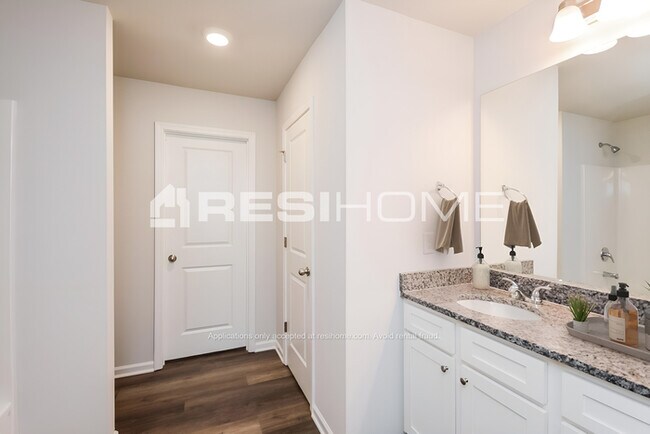 Building Photo - 205 Chimney Ridge Ln
