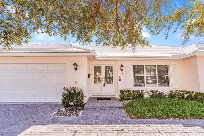 Building Photo - 2810 NE 60th St