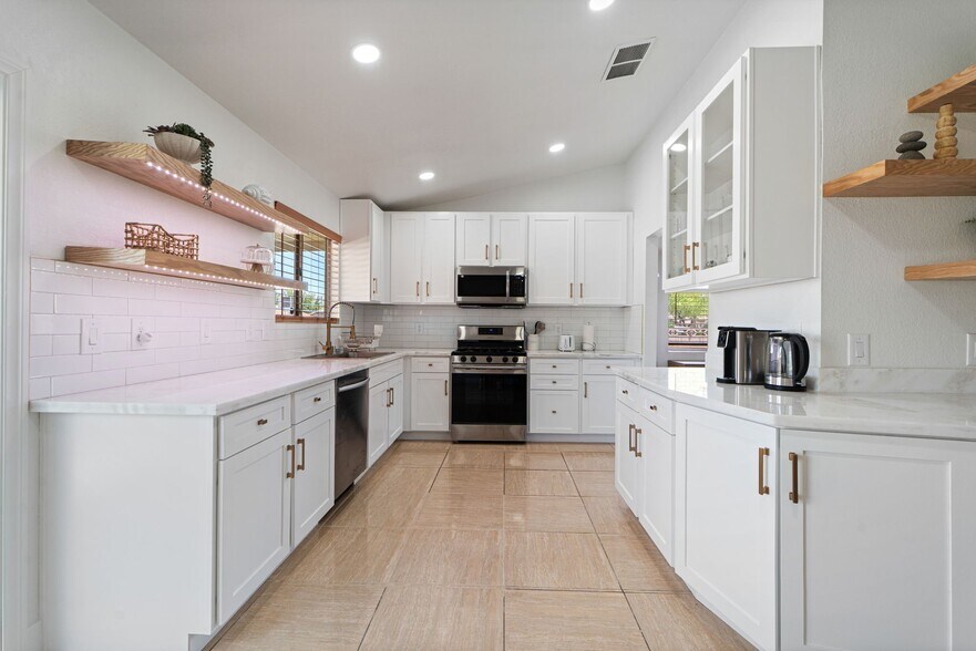 Building Photo - 329 Wintercress Dr