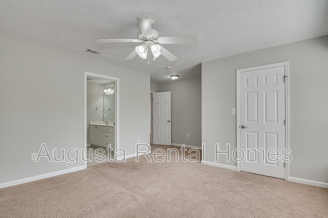 Building Photo - 145 Coach Ln