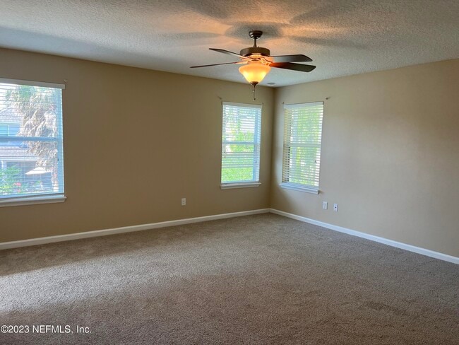 Building Photo - 753 Briar View Dr