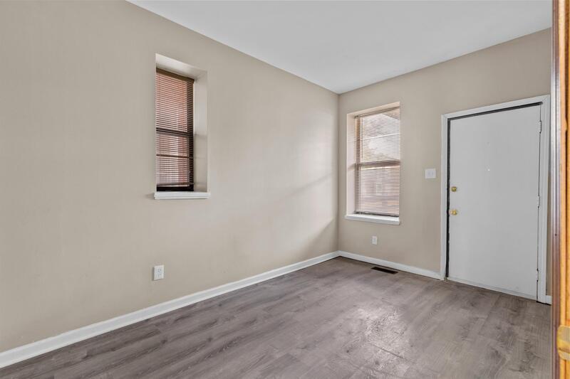 Building Photo - 3831 McRee Ave