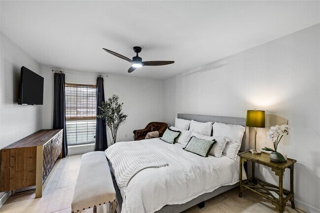 Building Photo - 2512 Azalea Ct