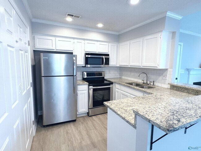 Building Photo - 258 Waters Edge Ln
