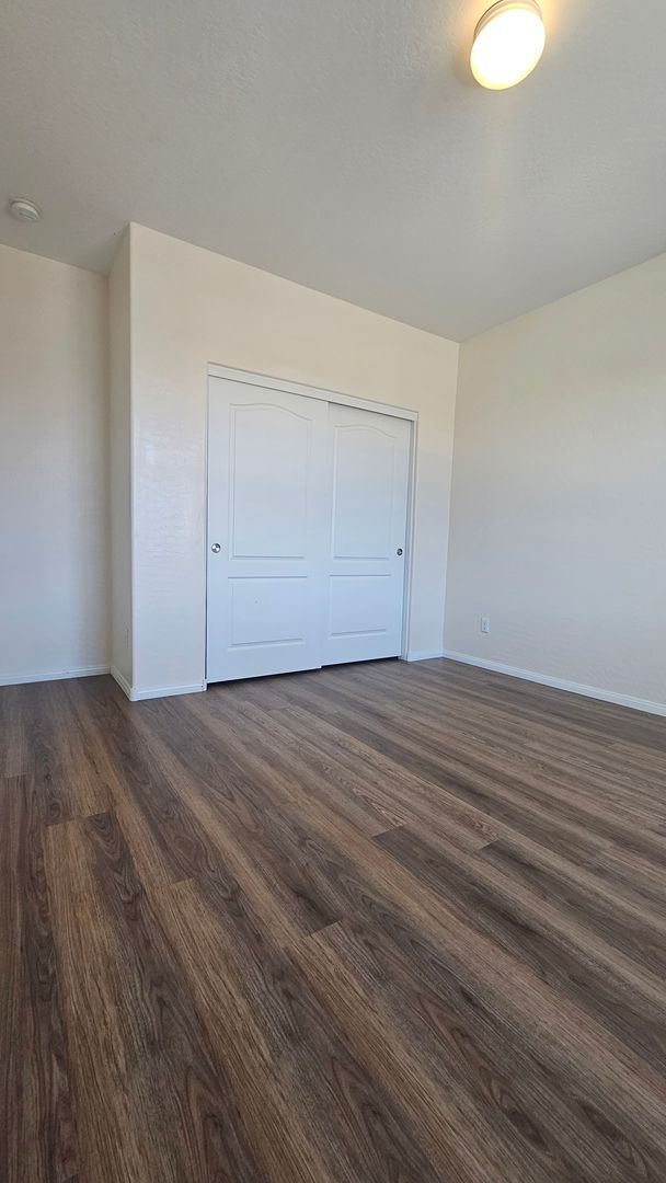 Building Photo - Spacious 4 Bedroom Home with Open Layout & Stunning Backyard