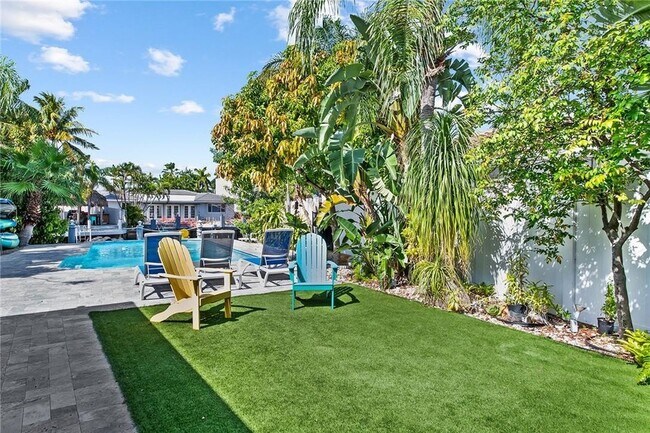 Building Photo - 2801 NE 59th St