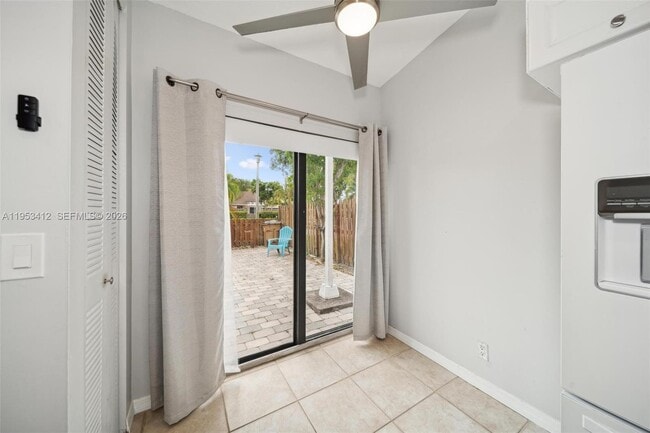 Building Photo - 4949 E Lakes Dr