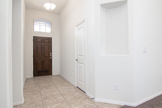 Building Photo - 2312 Sky View Rd