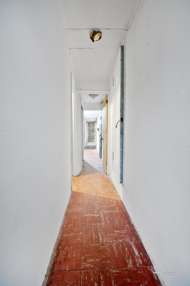 Building Photo - 3828A Barnes Ave